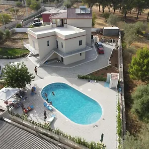 https://cristian-rooms.sicilyhotelsitaly.net